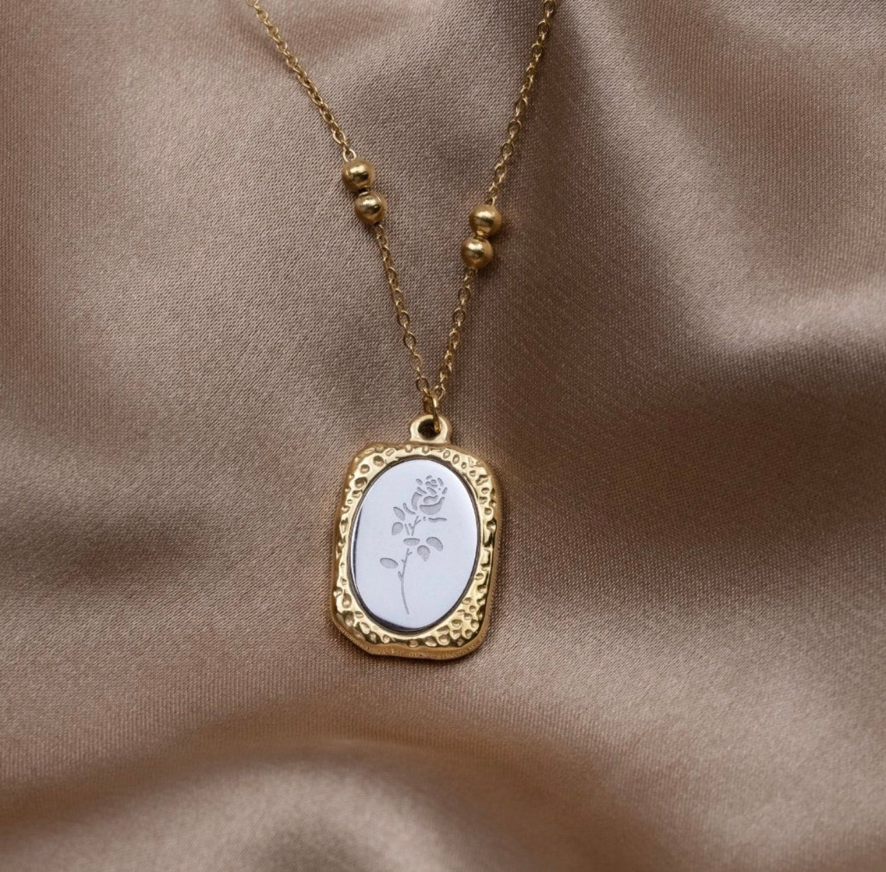 Flor Necklace